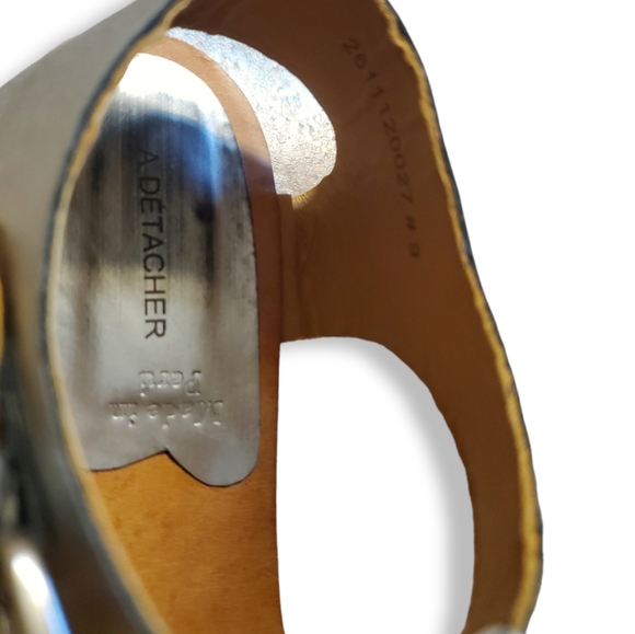 A Détacher | Highsmith T-Strap Silver Sandals Short Heel Size 9 Leather Wood - Picture 3 of 5